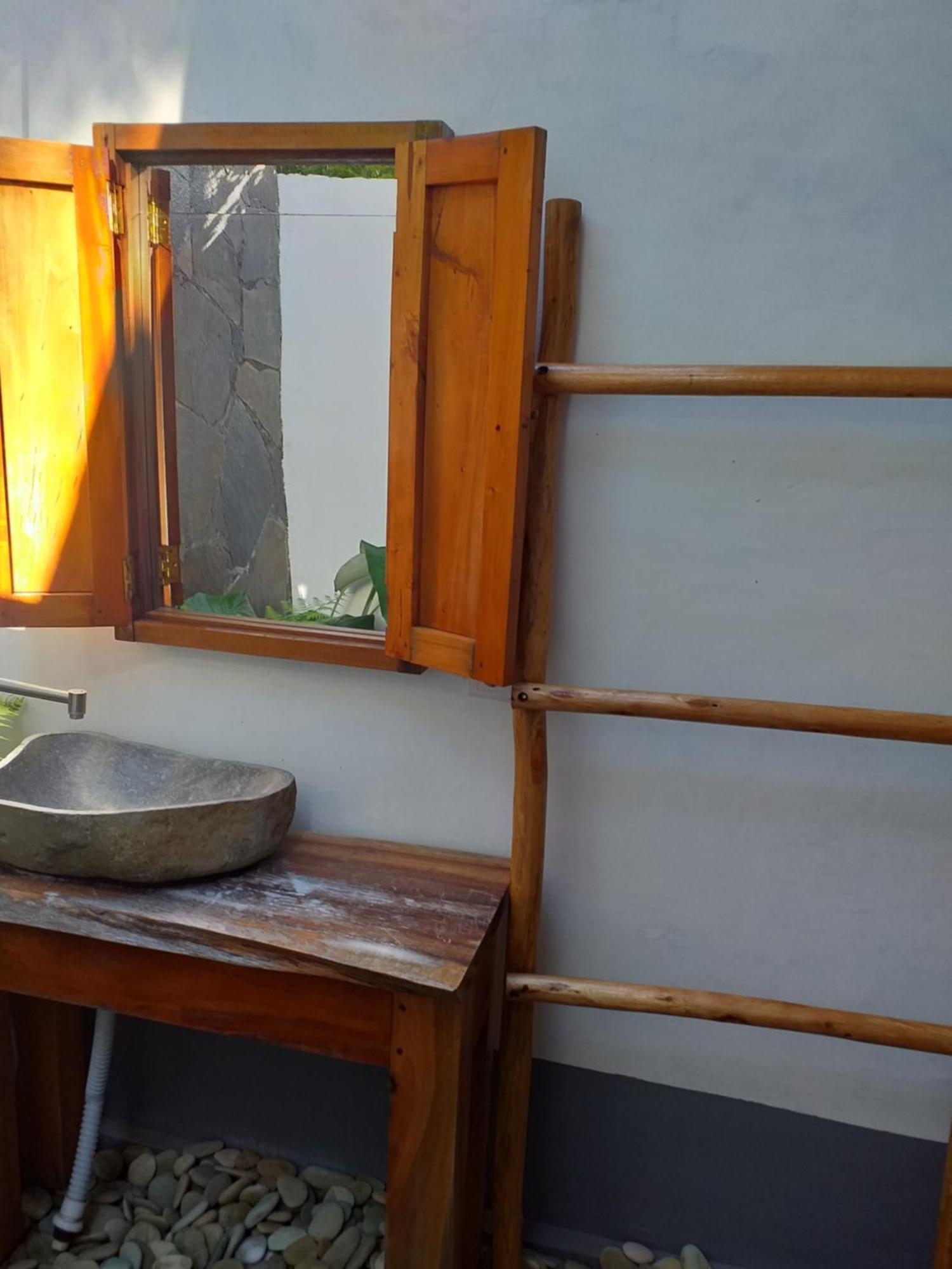 The Geckos Homestay Kelimutu Quarto foto